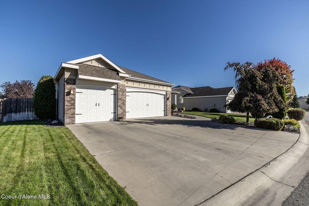 Photo of 16221 9TH Ln, Spokane Valley, WA 99037 (MLS # 25-10316)