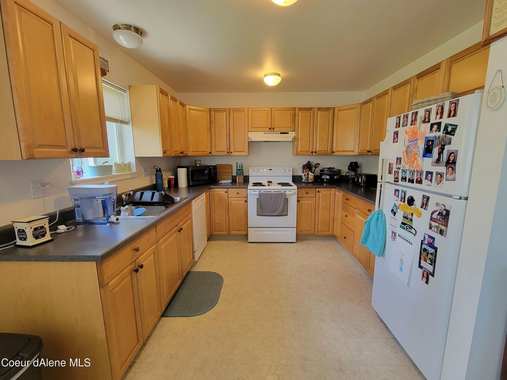 Photo of 6498 Tamarack Ln, Bonners Ferry, ID 83805 (MLS # 23-7469)