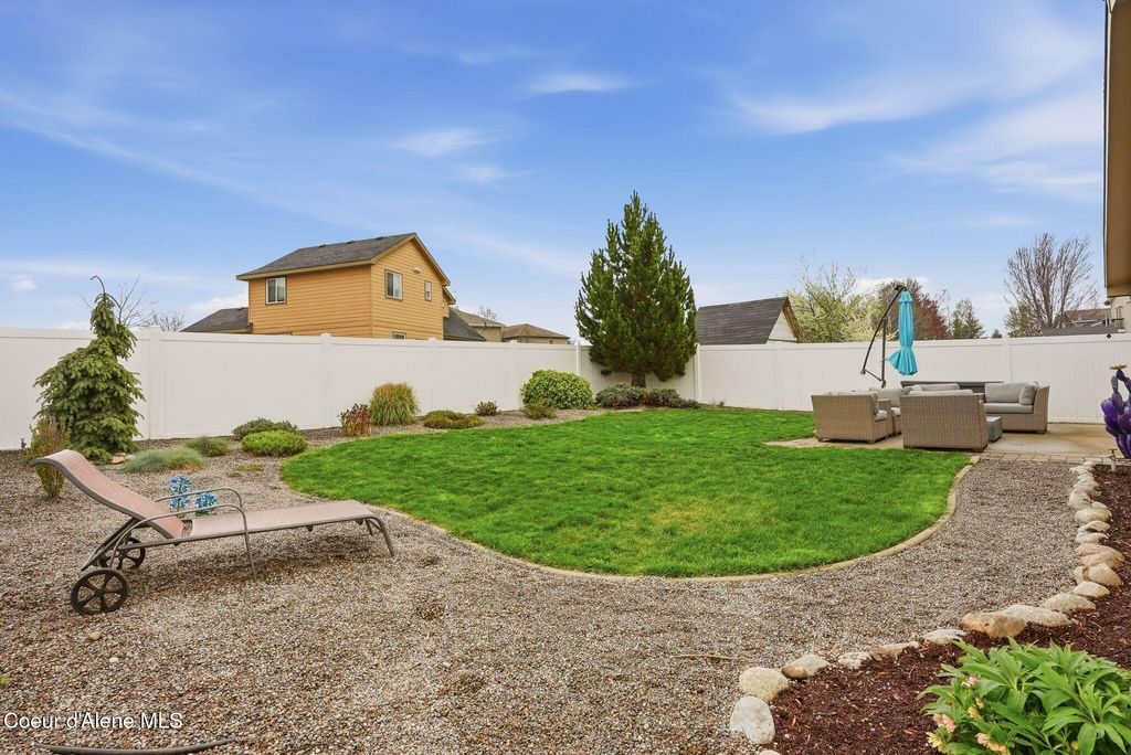 Photo of 1675 Yaquina Dr, Post Falls, ID 83854 (MLS # 26-3618)