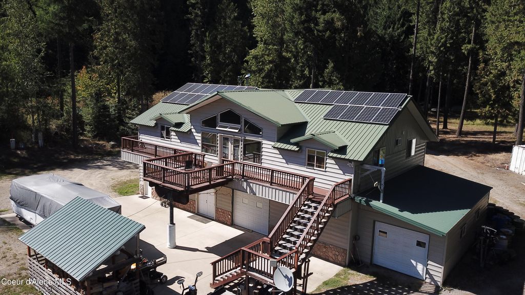 Photo of 1959 Thimbleberry Ln, Sandpoint, ID 83864 (MLS # 25-4233)