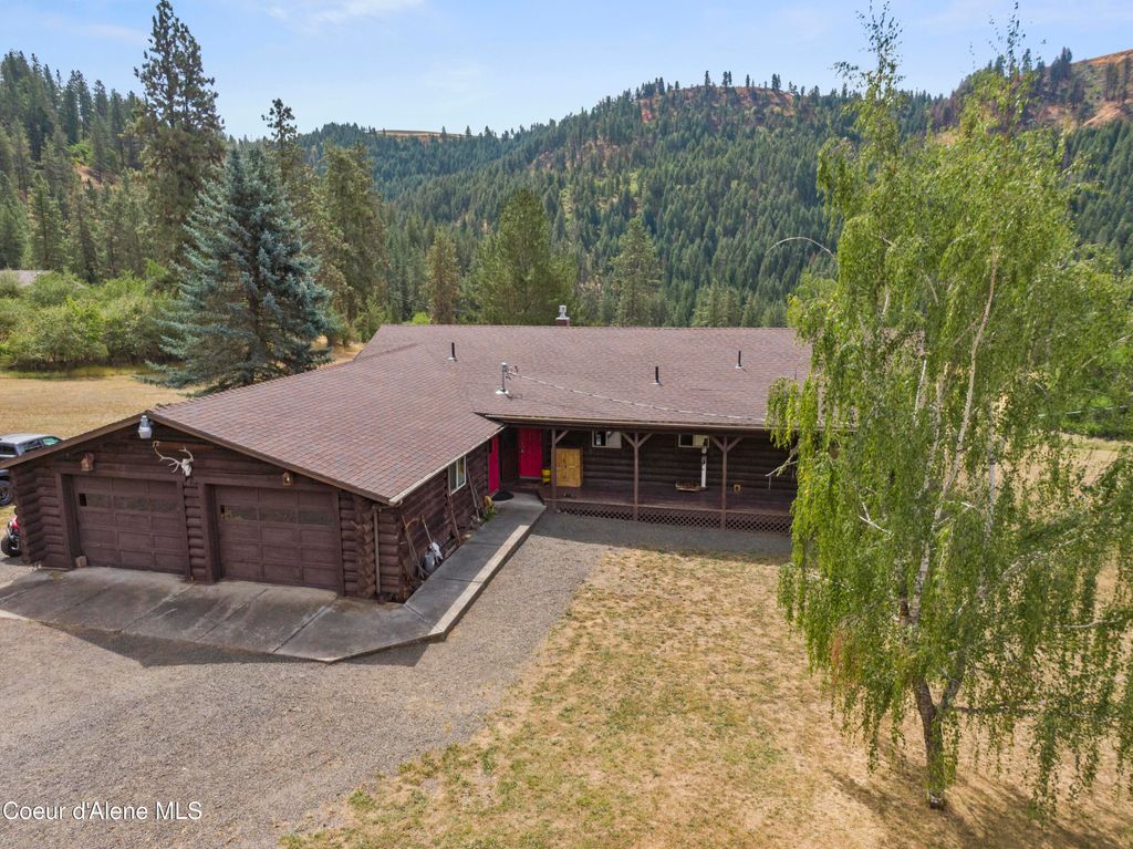 Photo of 1383 Cedar Ridge Ridge, Kendrick, ID 83537 (MLS # 25-8159)