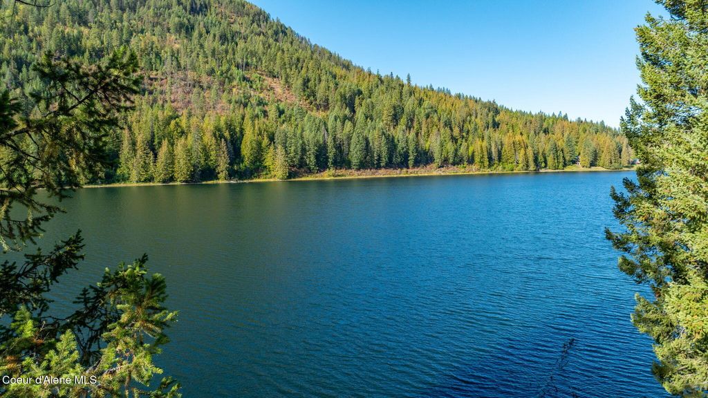 Photo of 1402 Mirror Lake Lake, Sagle, ID 83860 (MLS # 26-4067)