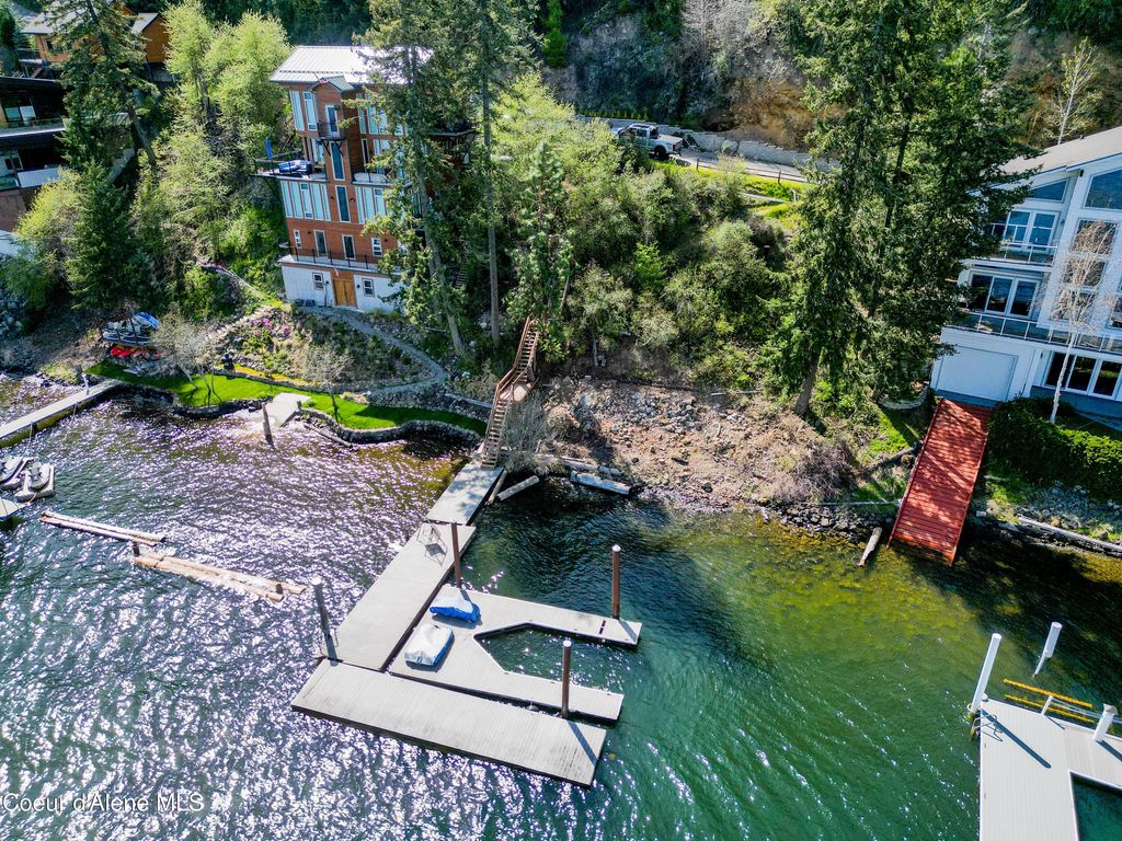 Photo of 233 Steamboat Dr, Coeur dAlene, ID 83814 (MLS # 26-3925)