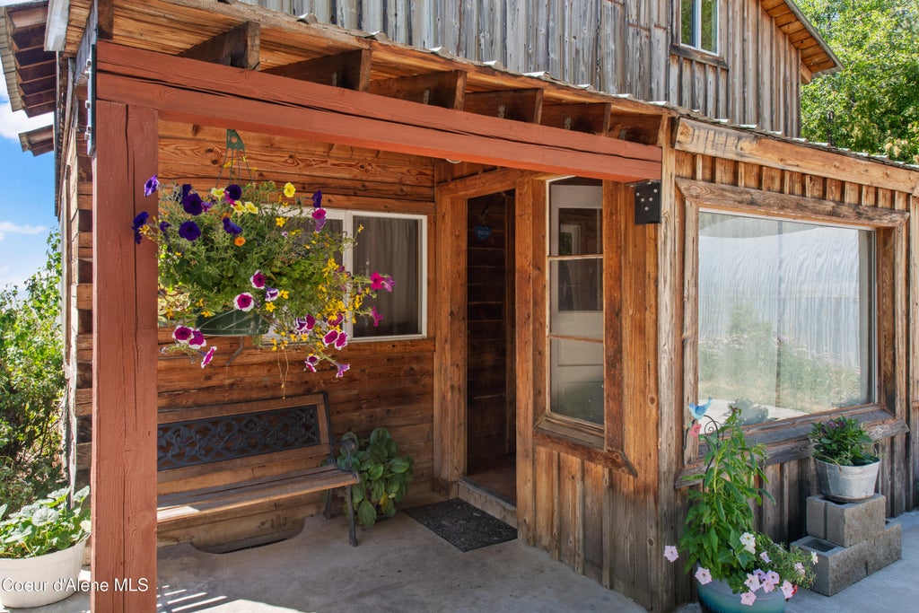 Photo of 190 Tenaschuck LN, Plummer, ID 83851 (MLS # 26-7411)