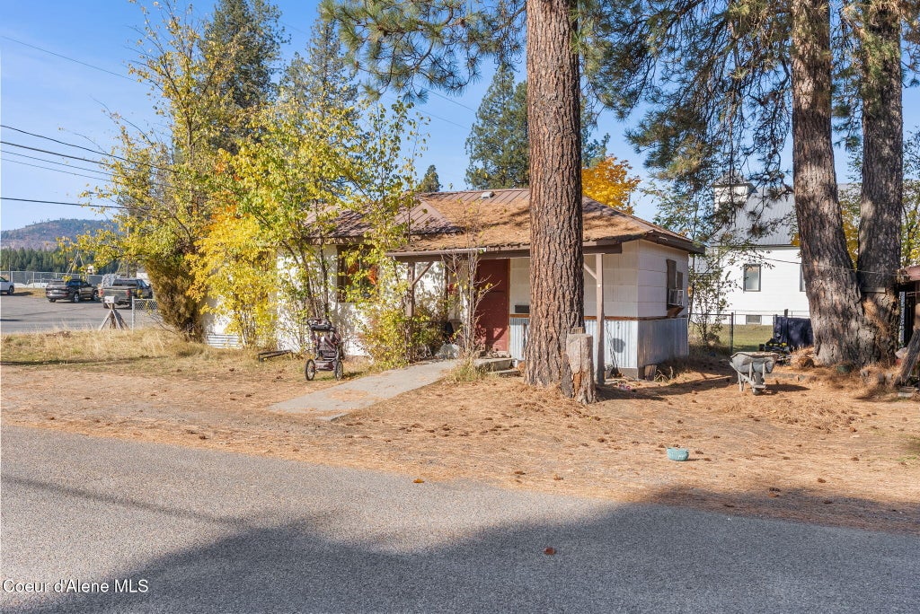 Photo of 353 4th ST, Priest River, ID 83856 (MLS # 26-10435)