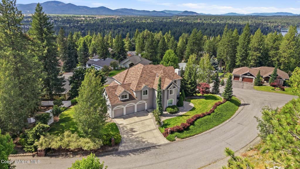 Photo of 2326 SUMMIT Dr, Coeur dAlene, ID 83815 (MLS # 26-6969)