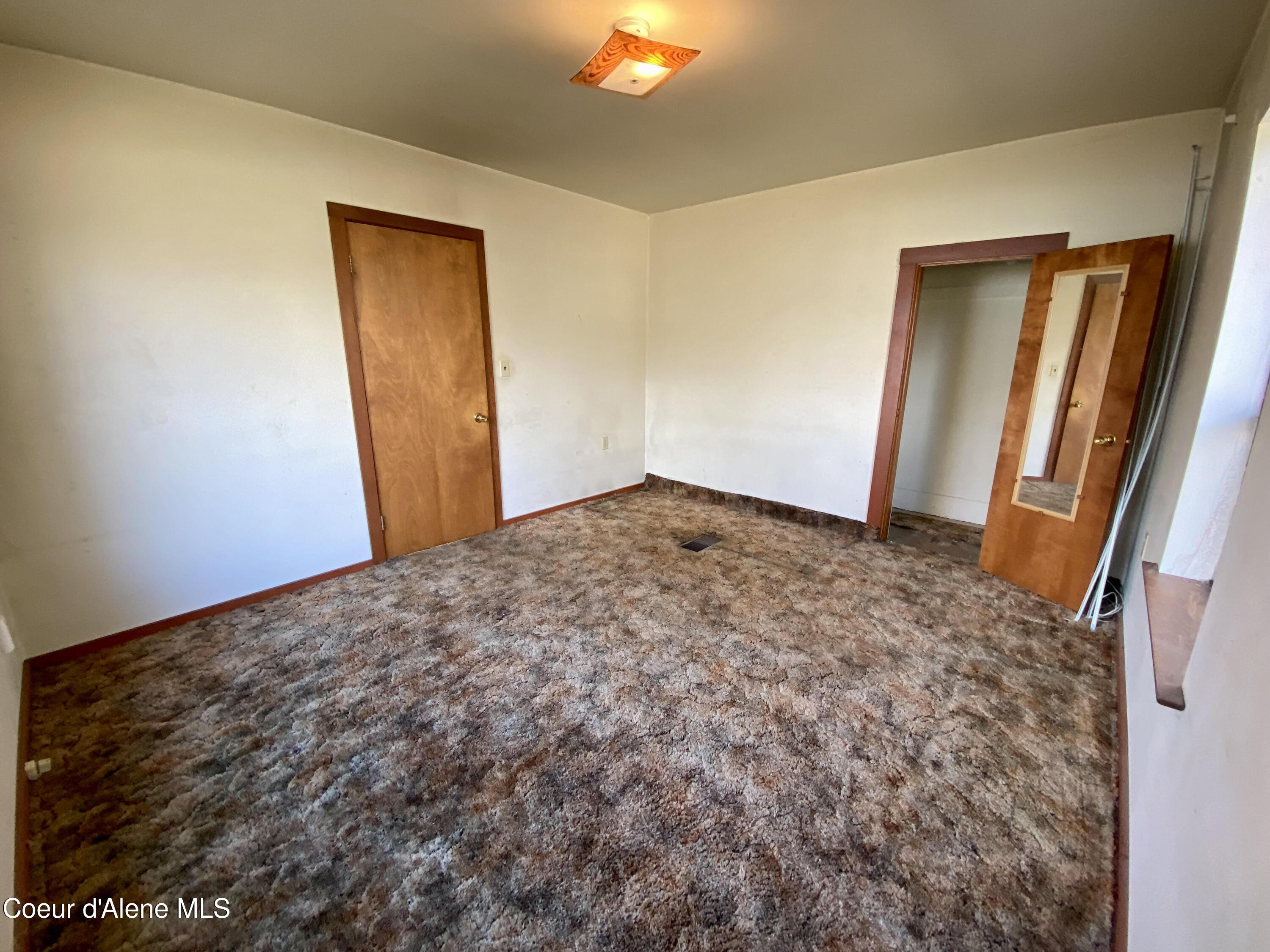 Clark Fork, Idaho 83811, United States, 3 Bedrooms Bedrooms, ,1 BathroomBathrooms,Residential,Active,47961