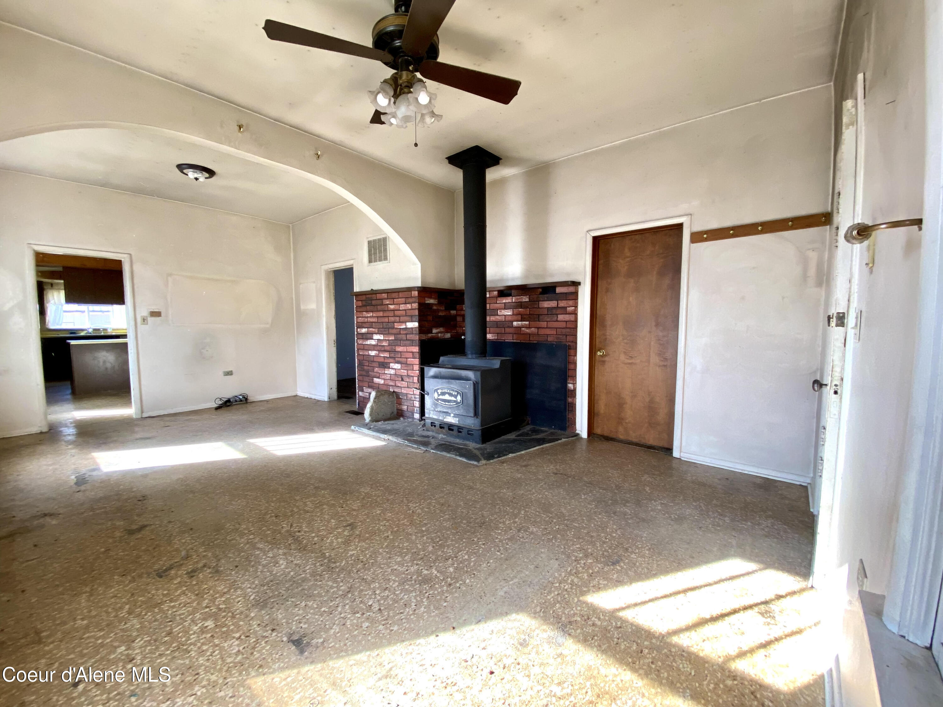 Clark Fork, Idaho 83811, United States, 3 Bedrooms Bedrooms, ,1 BathroomBathrooms,Residential,Active,47961