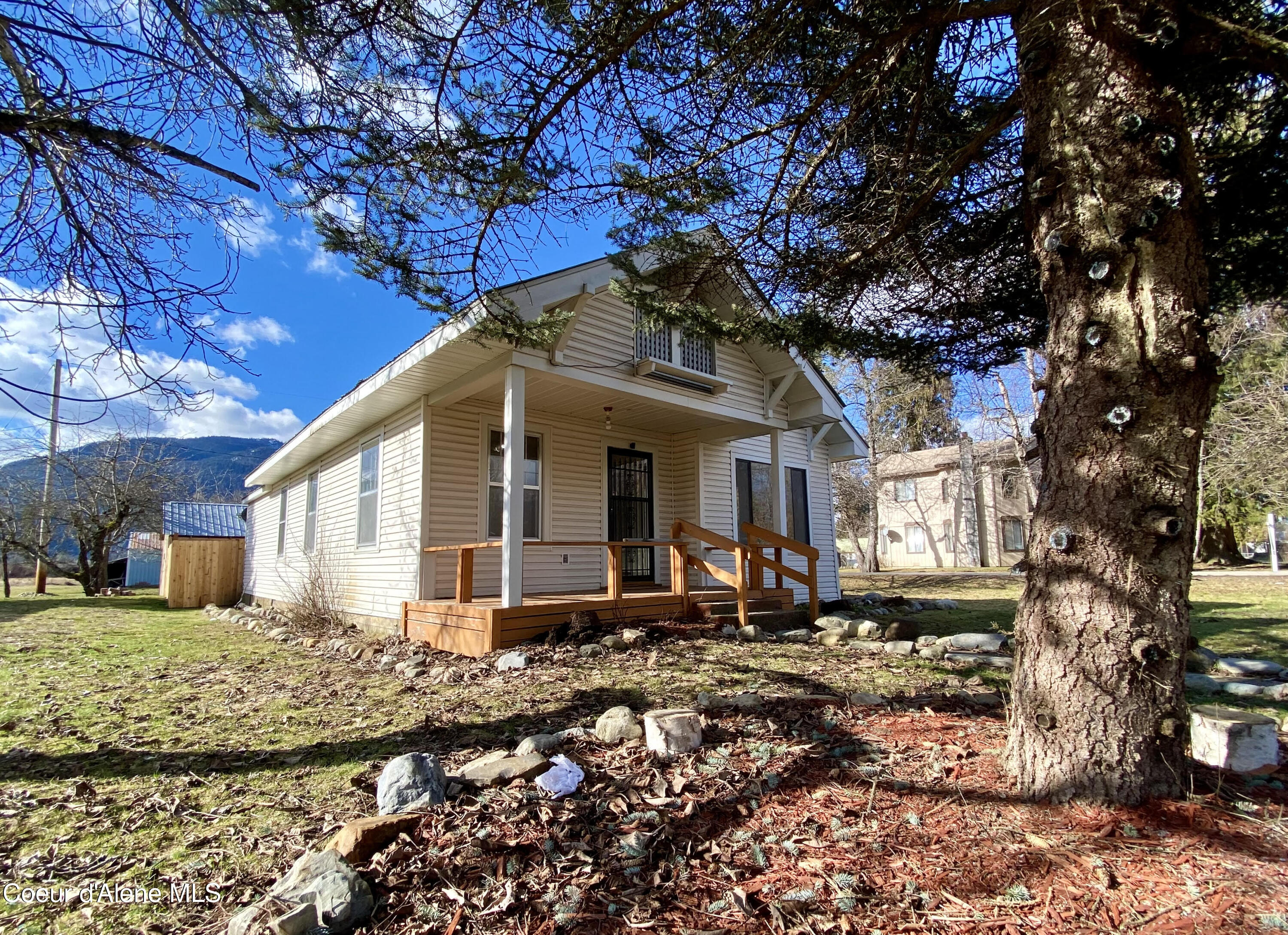 Clark Fork, Idaho 83811, United States, 3 Bedrooms Bedrooms, ,1 BathroomBathrooms,Residential,Active,47961