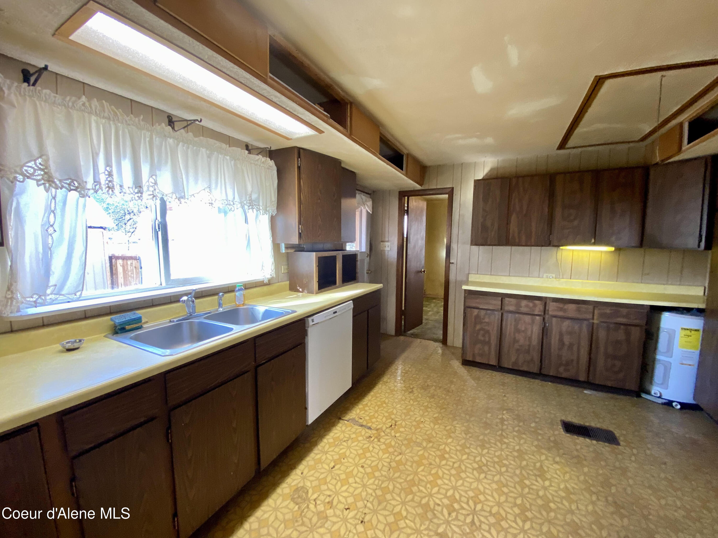 Clark Fork, Idaho 83811, United States, 3 Bedrooms Bedrooms, ,1 BathroomBathrooms,Residential,Active,47961