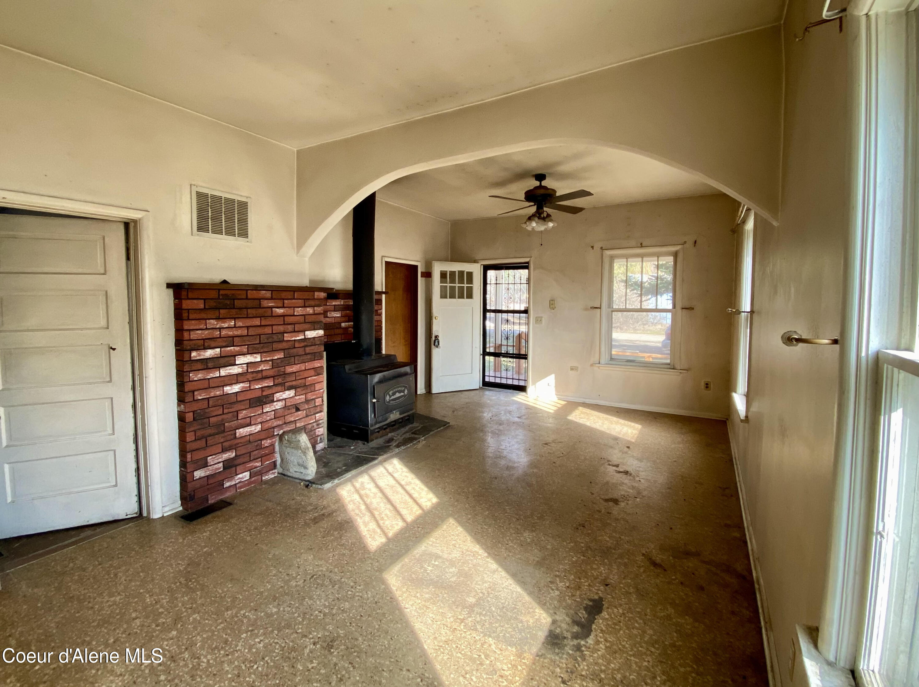 Clark Fork, Idaho 83811, United States, 3 Bedrooms Bedrooms, ,1 BathroomBathrooms,Residential,Active,47961