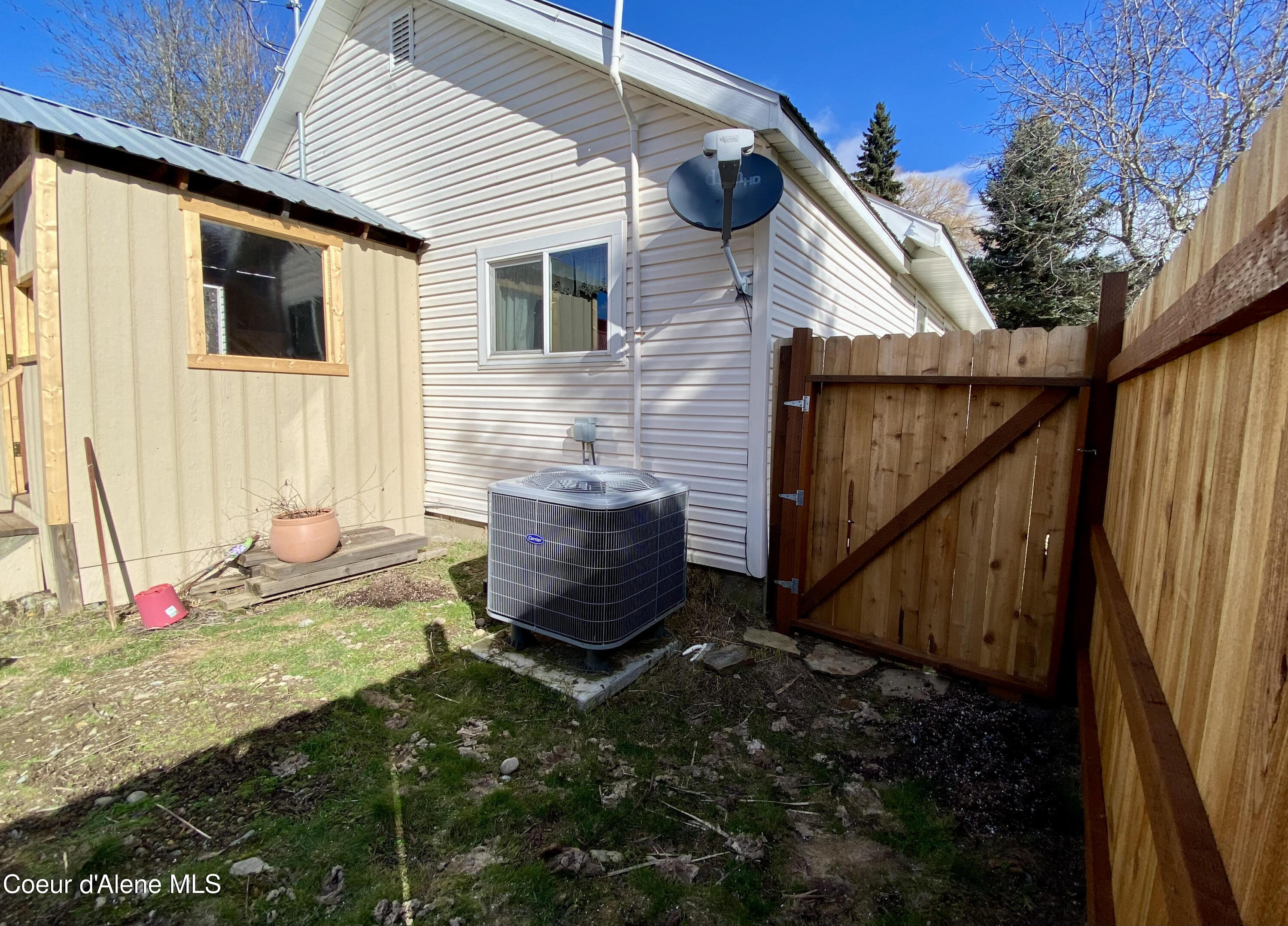 Clark Fork, Idaho 83811, United States, 3 Bedrooms Bedrooms, ,1 BathroomBathrooms,Residential,Active,47961