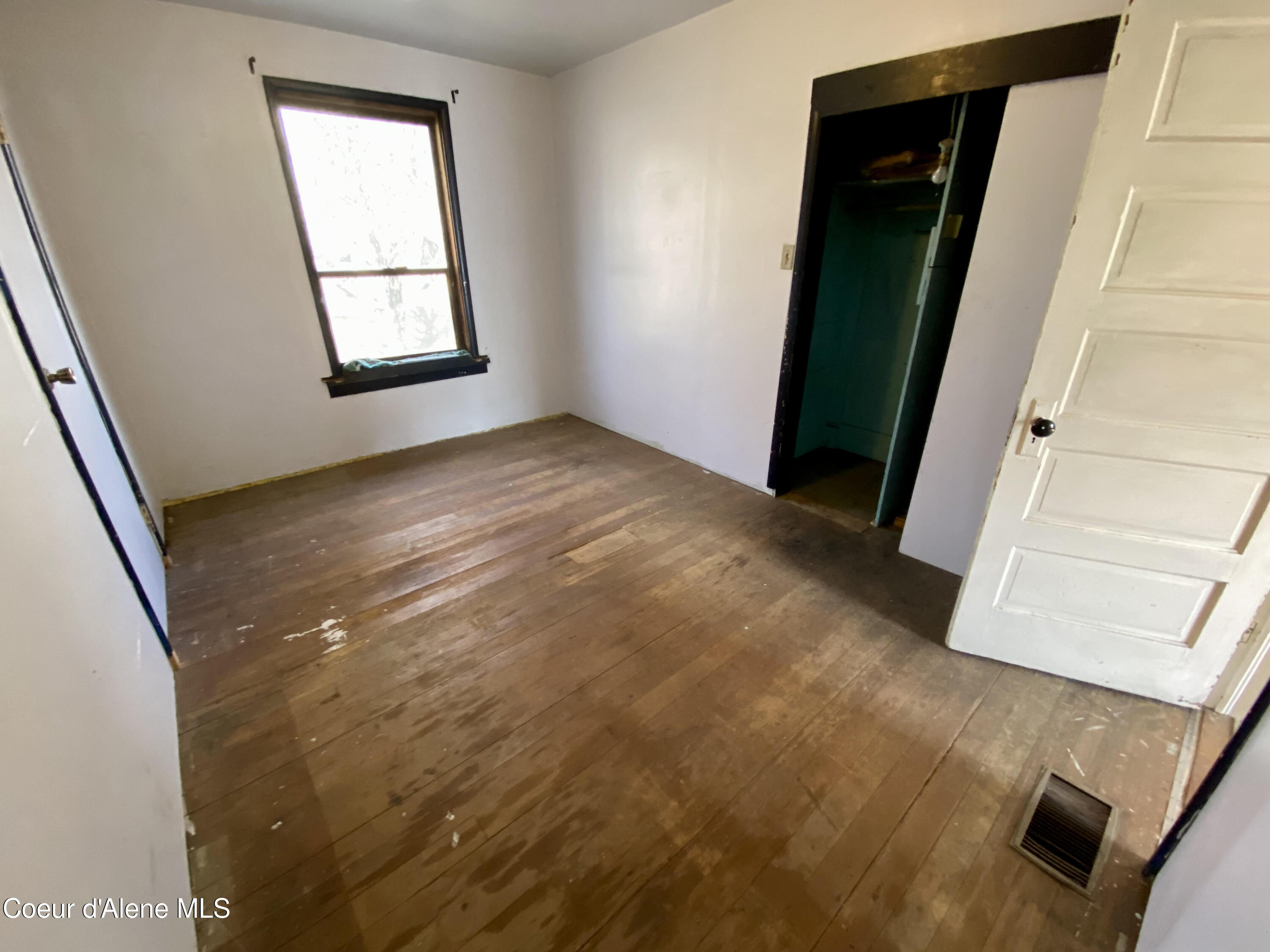 Clark Fork, Idaho 83811, United States, 3 Bedrooms Bedrooms, ,1 BathroomBathrooms,Residential,Active,47961