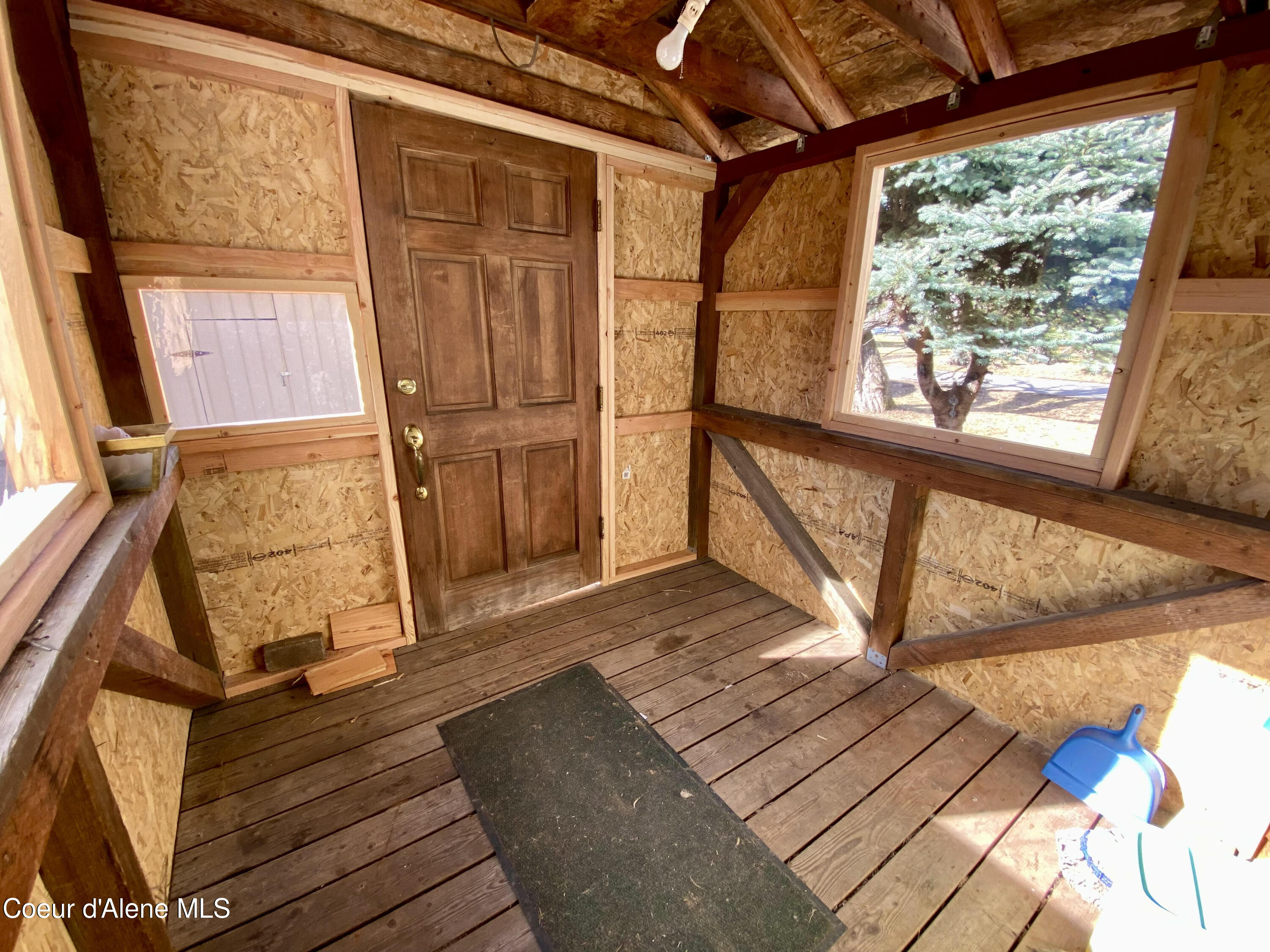 Clark Fork, Idaho 83811, United States, 3 Bedrooms Bedrooms, ,1 BathroomBathrooms,Residential,Active,47961