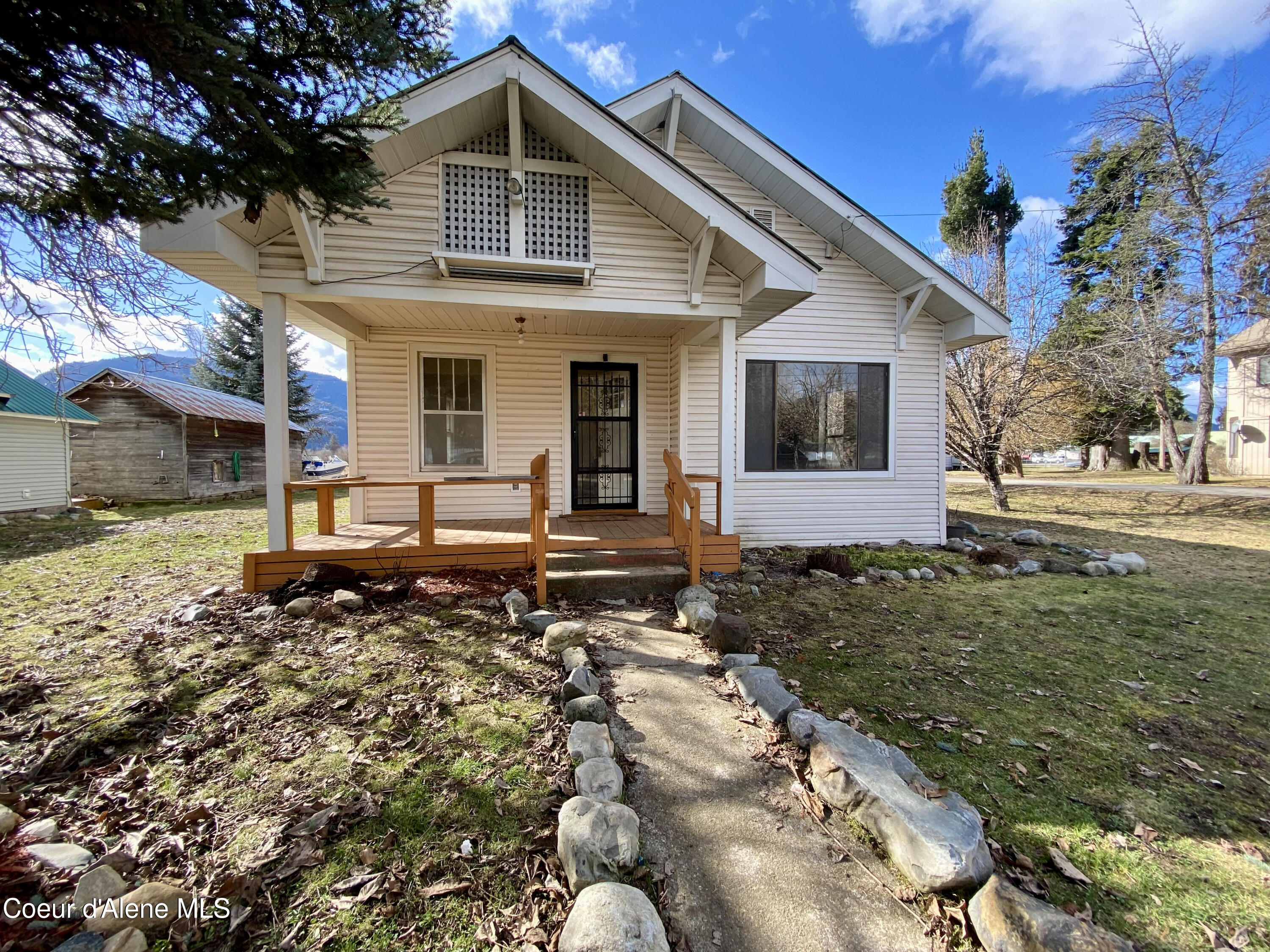 Clark Fork, Idaho 83811, United States, 3 Bedrooms Bedrooms, ,1 BathroomBathrooms,Residential,Active,47961