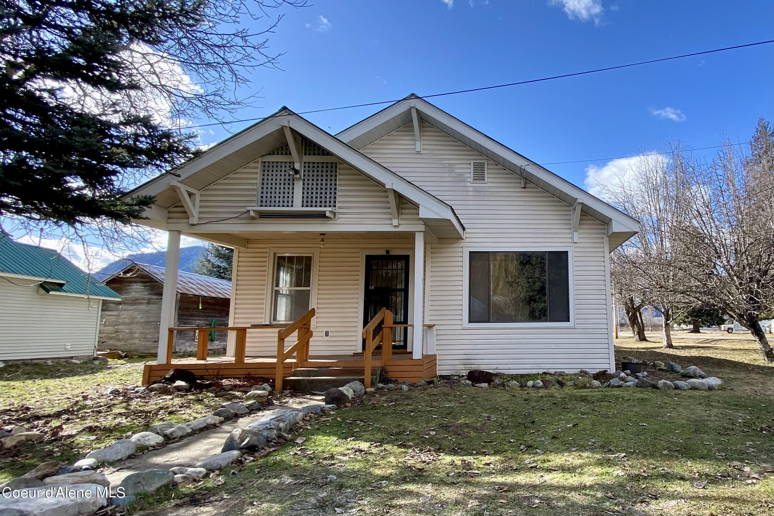 Clark Fork, Idaho 83811, United States, 3 Bedrooms Bedrooms, ,1 BathroomBathrooms,Residential,Active,47961