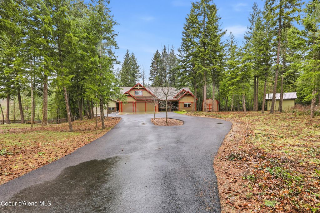 Photo of 17953 Sheltered Ct, Hauser, ID 83854 (MLS # 26-3176)