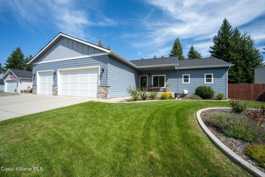 Photo of 31470 10TH Ave, Spirit Lake, ID 83869 (MLS # 25-10313)