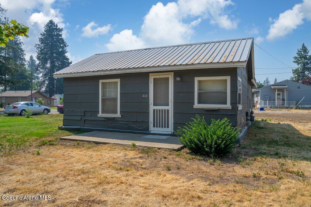 Photo of 210 11th, Post Falls, ID 83854 (MLS # 26-8067)