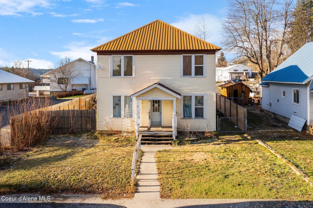 Photo of 34 Church St, Priest River, ID 83856 (MLS # 26-2296)