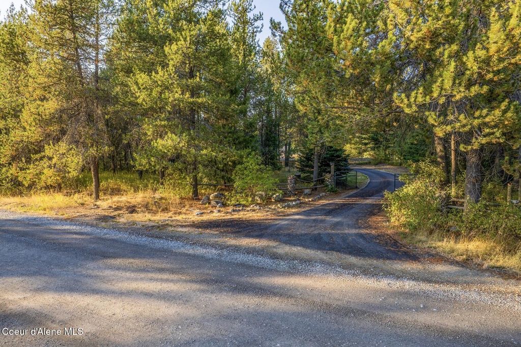 Photo of 23856 Estates Dr, Athol, ID 83801 (MLS # 25-9915)