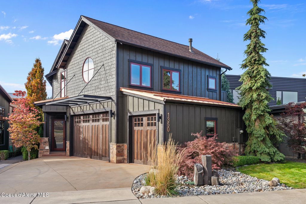 Photo of 1350 BELLERIVE Ln, Coeur dAlene, ID 83814 (MLS # 25-10372)