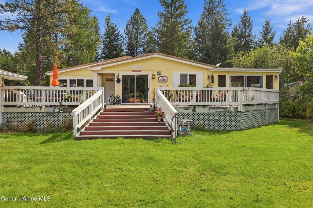 Photo of 420 Rockview DR, Priest River, ID 83856 (MLS # 26-9562)