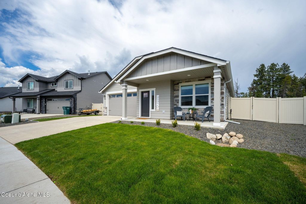 Photo of 13506 Apex Way, Hayden, ID 83835 (MLS # 26-4089)