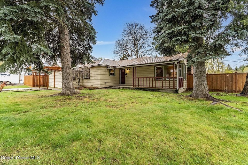 Photo of 1421 St Maries, Coeur dAlene, ID 83814 (MLS # 26-3679)