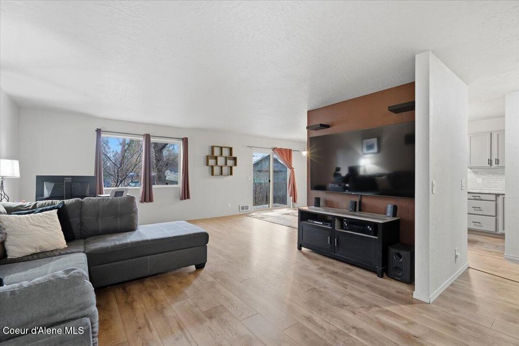 Photo of 1210 Main St, Sandpoint, ID 83864 (MLS # 26-1852)