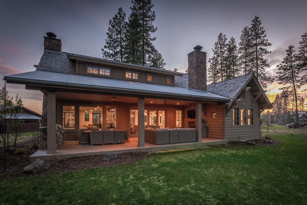 Photo of 6671 Old Barn RD, Harrison, ID 83833 (MLS # 26-5536)