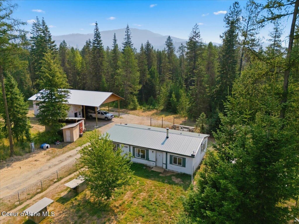 Photo of 258 Nitty Gritty Ln, Priest River, ID 83856 (MLS # 26-7769)