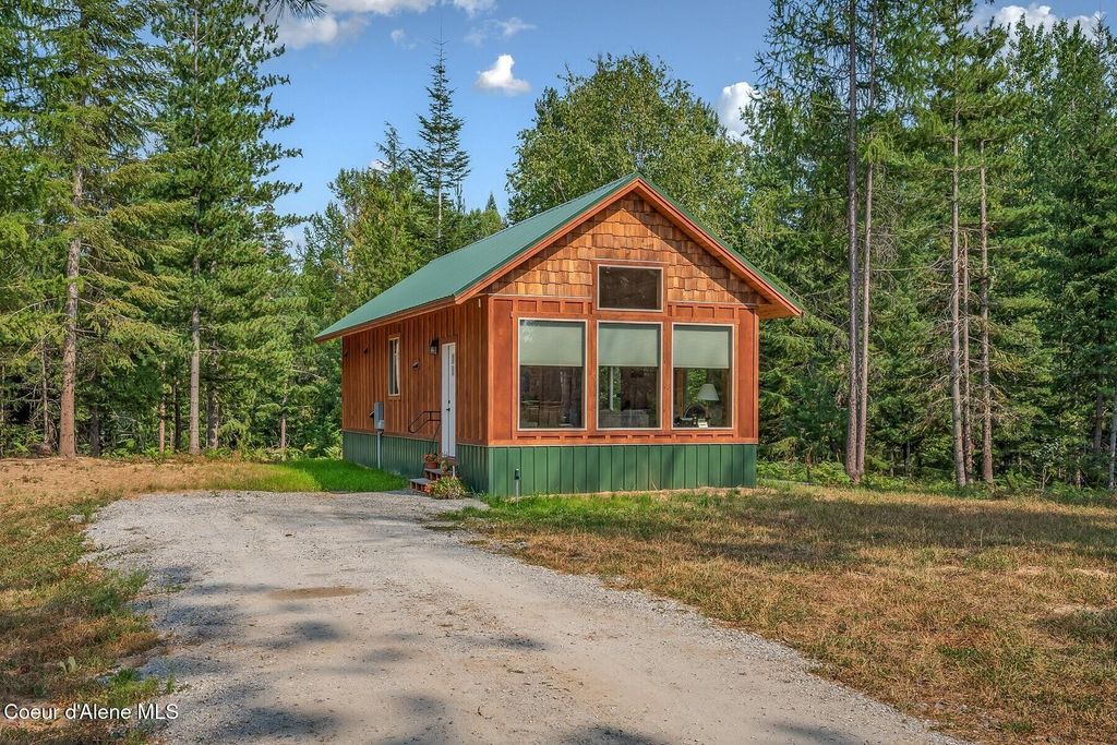 Photo of 521 Magpie Ln, Sandpoint, ID 83864 (MLS # 25-9025)