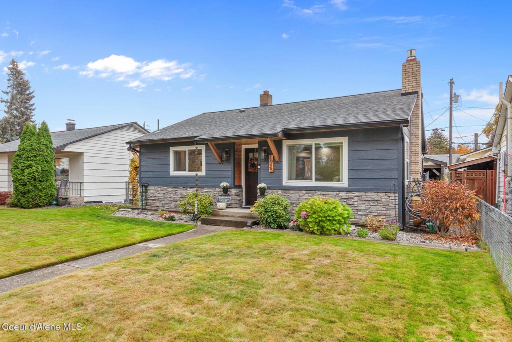 Photo of 1935 7TH St, Coeur dAlene, ID 83814 (MLS # 26-10565)