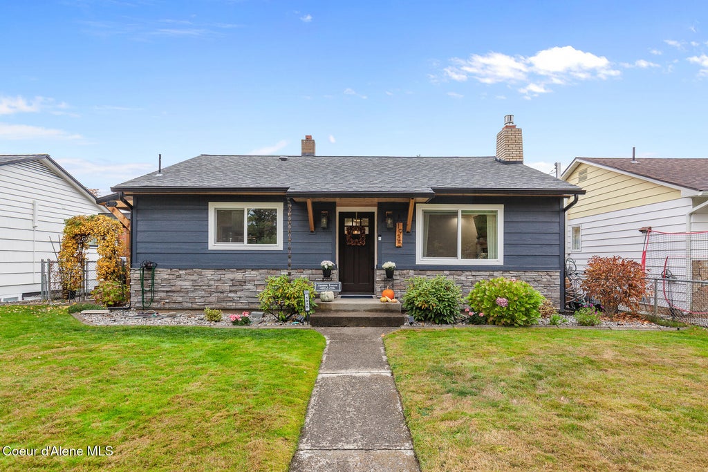 Photo of 1935 7TH St, Coeur dAlene, ID 83814 (MLS # 26-10565)