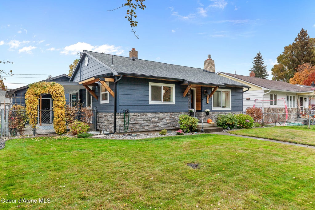 Photo of 1935 7TH St, Coeur dAlene, ID 83814 (MLS # 26-10565)