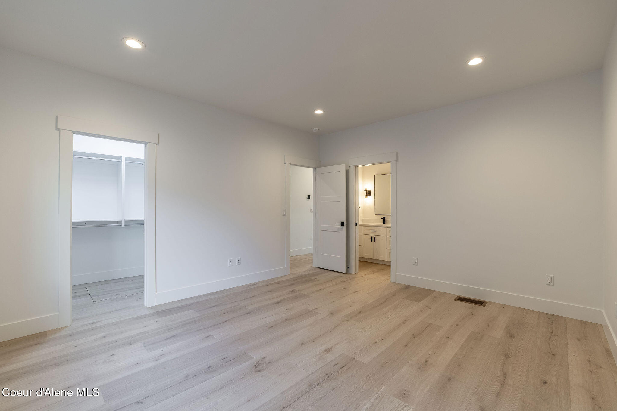 1107 E St Maries Ave, Coeur d'Alene, West Virginia image 18