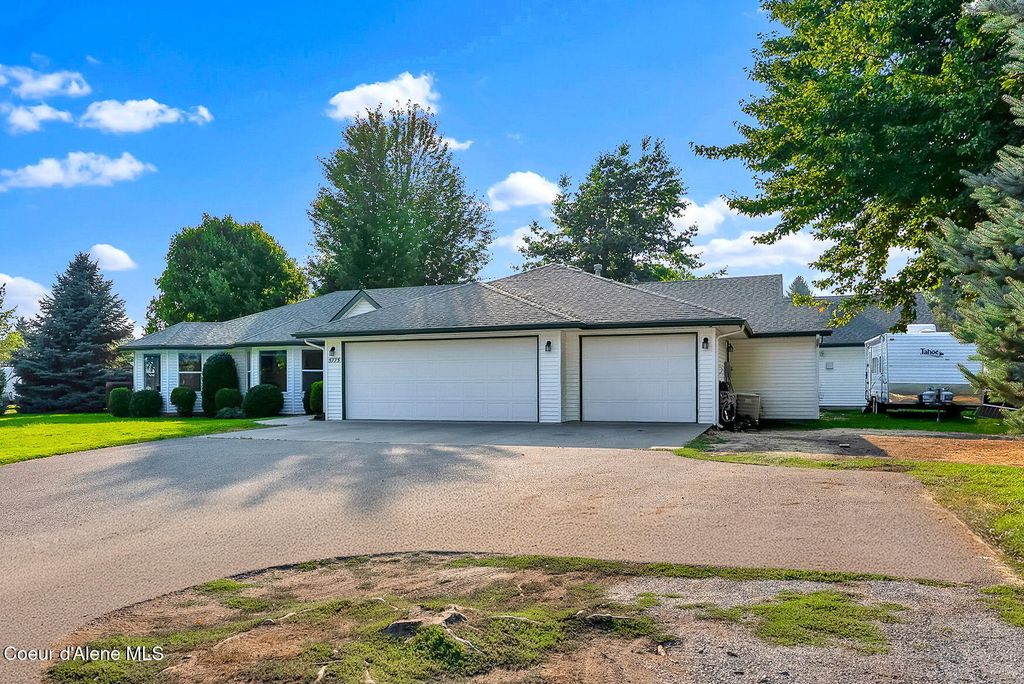 Photo of 5775 Colfax St, Dalton Gardens, ID 83815 (MLS # 26-106)