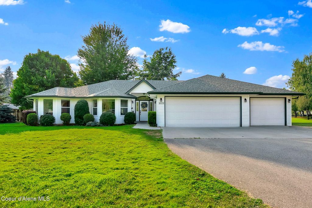 Photo of 5775 Colfax St, Dalton Gardens, ID 83815 (MLS # 26-106)