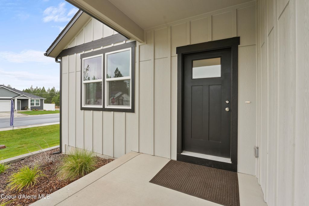 Photo of 5499 Aquila Ave, Post Falls, ID 83854 (MLS # 26-1733)