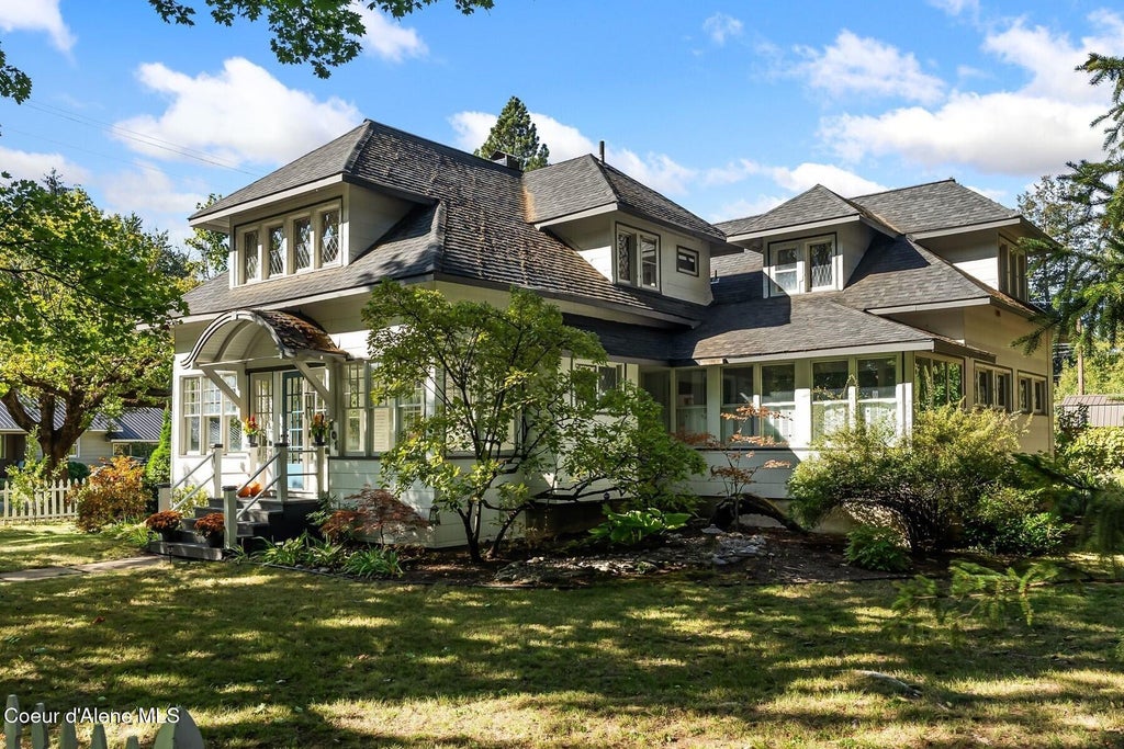Photo of 701 6th AVE, Sandpoint, ID 83864 (MLS # 26-9638)