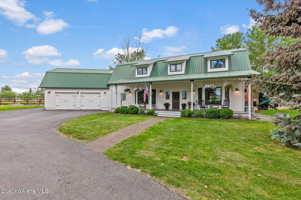 Photo of 3757 Carolwood Ct, Post Falls, ID 83854 (MLS # 26-6466)