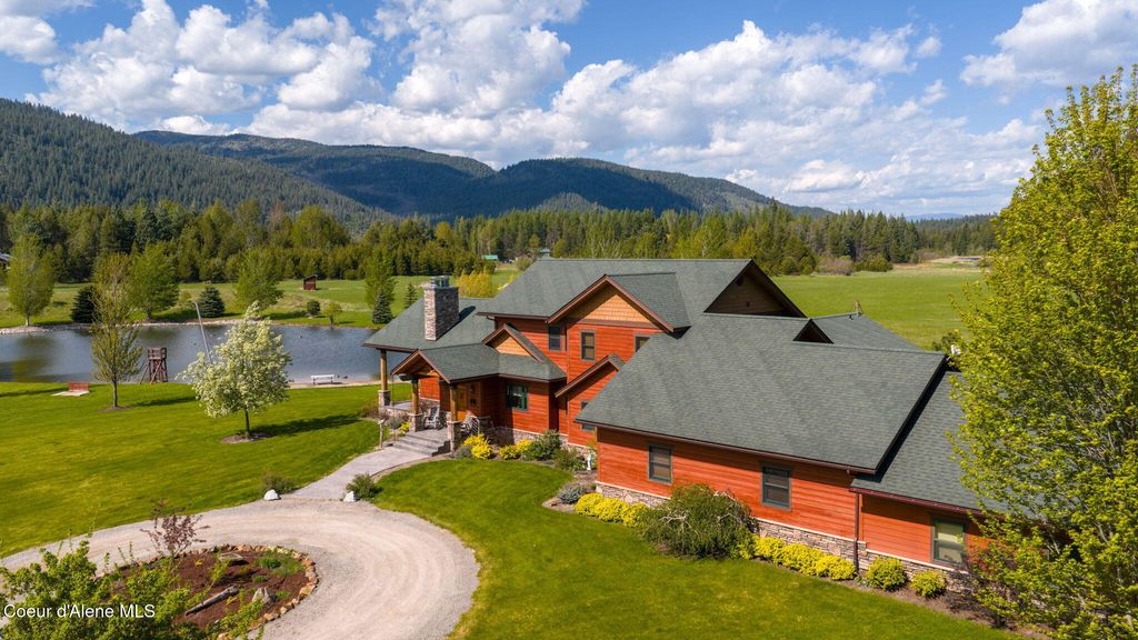 Photo of 289 Gold RD, Naples, ID 83847 (MLS # 26-4894)