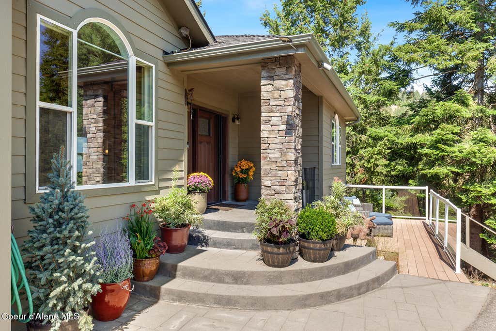 Photo of 3807 Avery Ln, Coeur dAlene, ID 83814 (MLS # 26-8644)