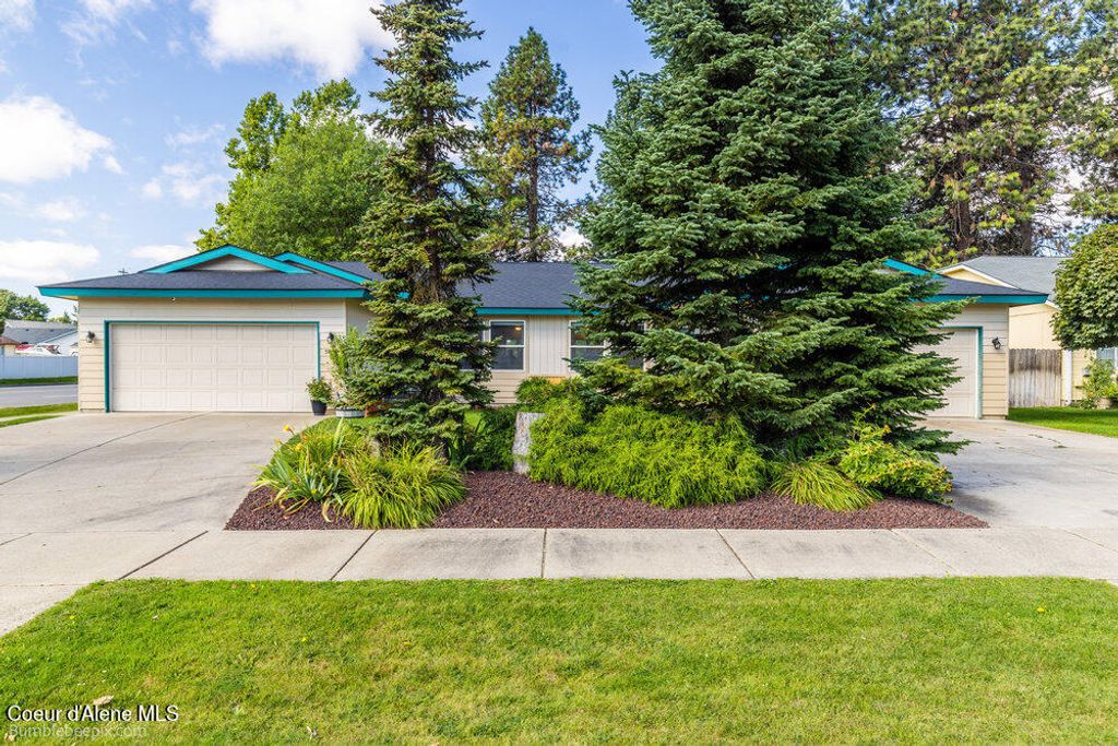 Photo of 5705/5703 N Kayla Ct, Coeur dAlene, ID 83815 (MLS # 24-9237)