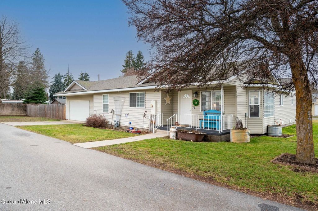 Photo of 840 KYLER Ave, Hayden, ID 83835 (MLS # 26-1378)