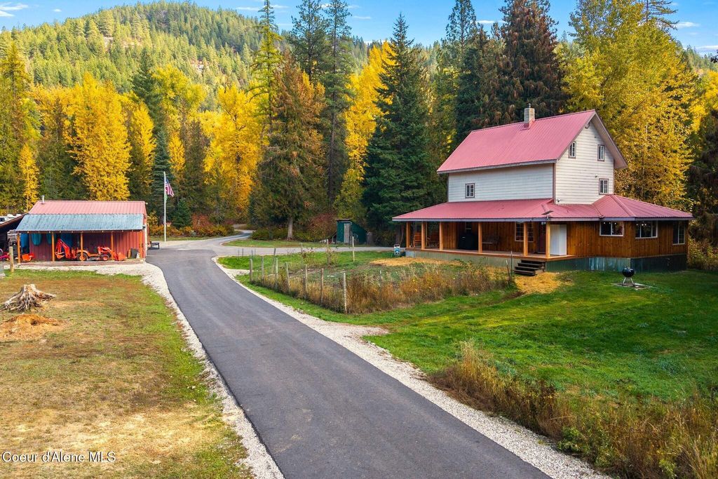 Photo of 97 Cedar Grove Grove, Sandpoint, ID 83864 (MLS # 25-10659)