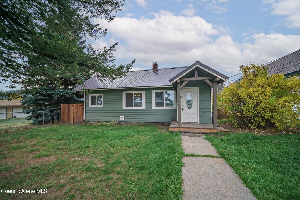Photo of 1045 C St, Plummer, ID 83851 (MLS # 24-9319)