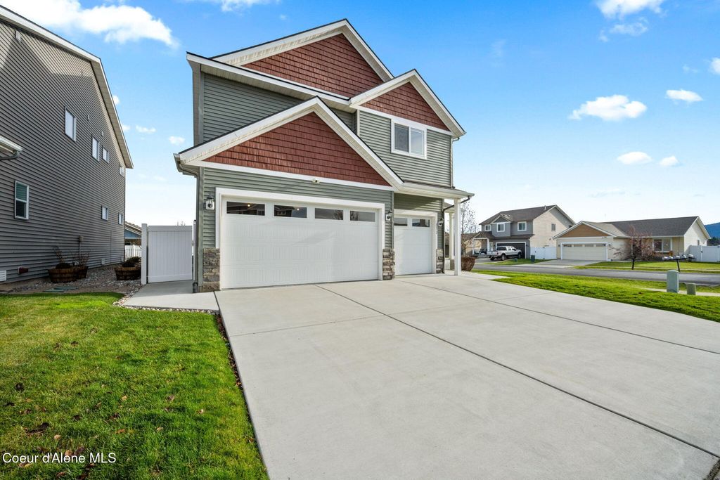 Photo of 8072 SCOTSWORTH St, Post Falls, ID 83854 (MLS # 25-11495)