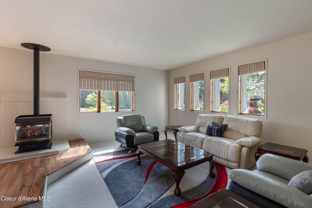 Photo of 1710 Westwood DR, Sandpoint, ID 83864 (MLS # 26-5623)